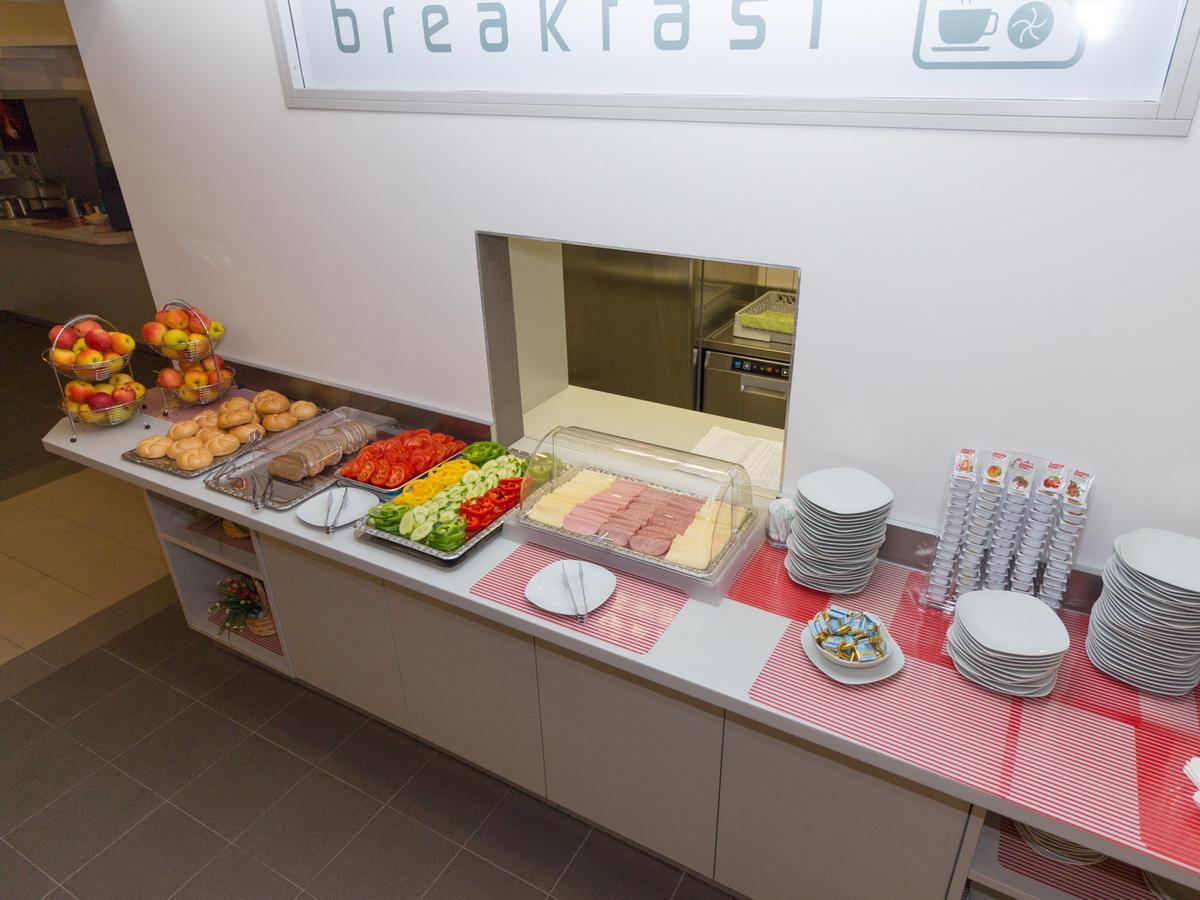 Winbudget "Bed&Breakfast" ウィーナー・ノイシュタット エクステリア 写真